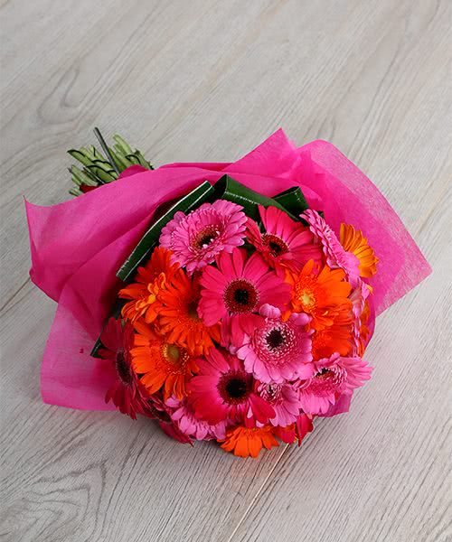 Buy wholesale fresh cut mixed colour bouquets; Mixed bouquets.